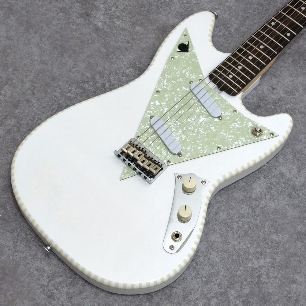 Caramel's Guitar Kitchen <br>M1K2 YogurtWhite